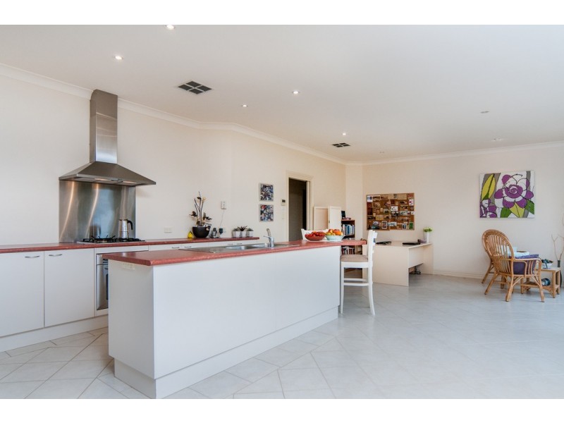 48 Sandalwood Crescent, Flagstaff Hill SA 5159