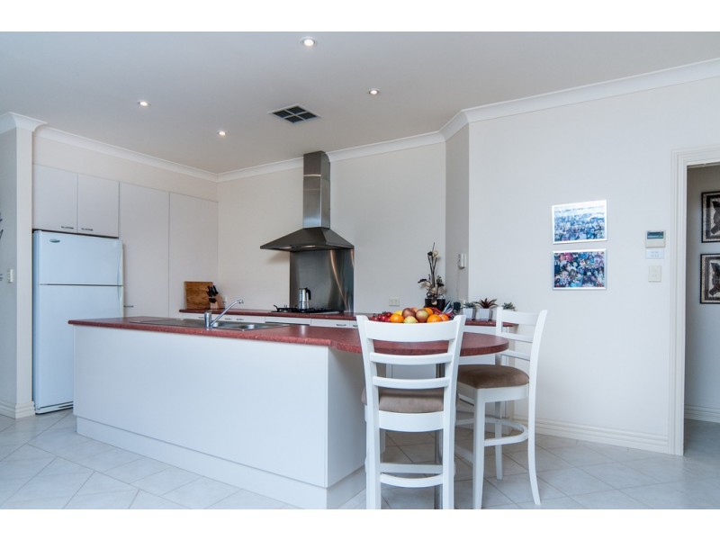48 Sandalwood Crescent, Flagstaff Hill SA 5159