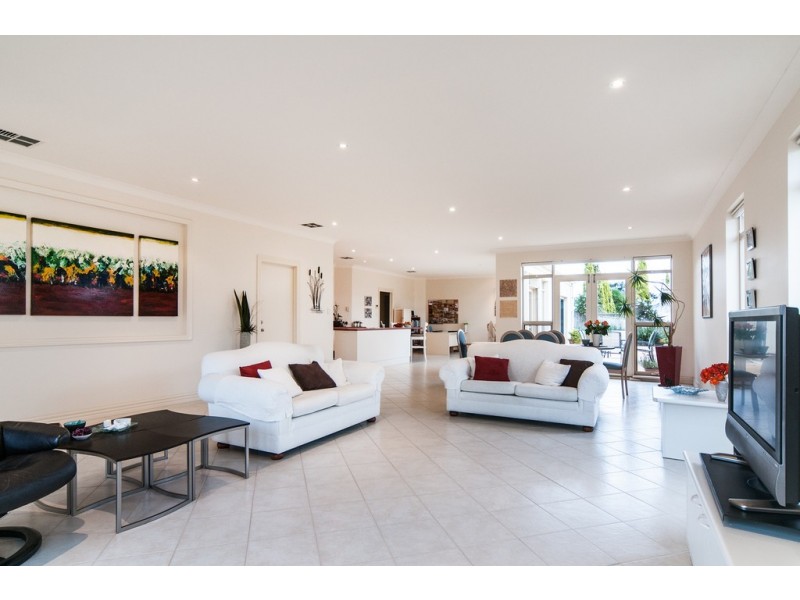 48 Sandalwood Crescent, Flagstaff Hill SA 5159