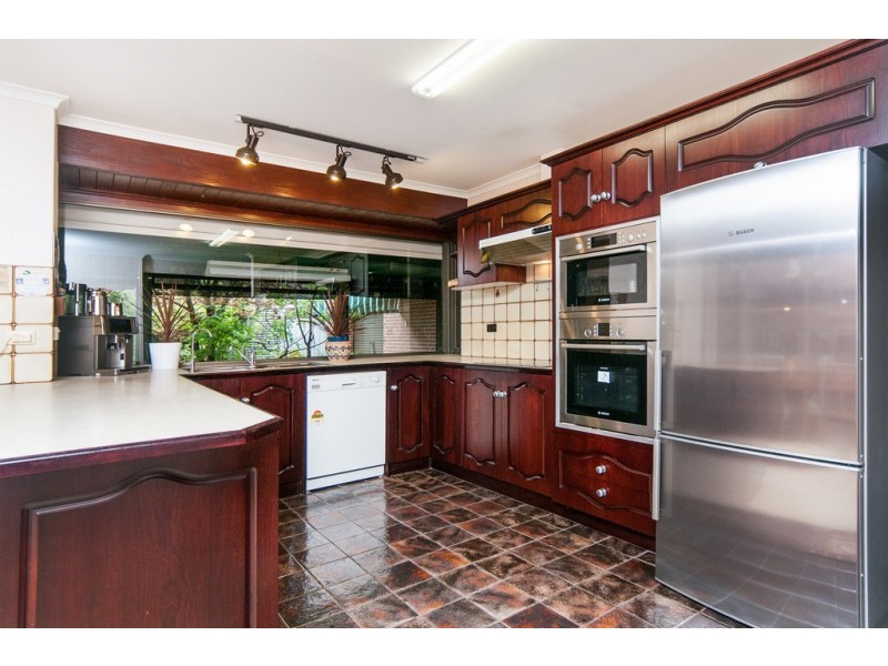 7 Oakridge Road, Aberfoyle Park SA 5159