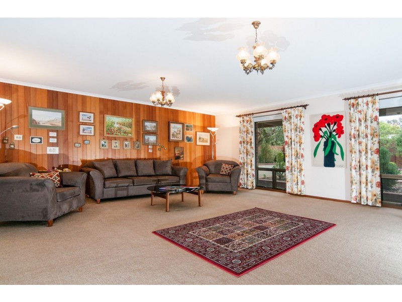 7 Oakridge Road, Aberfoyle Park SA 5159