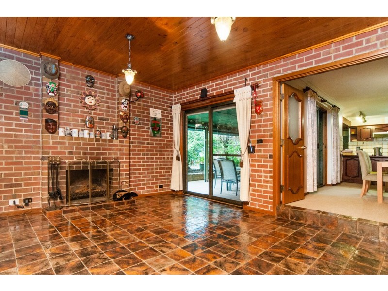 7 Oakridge Road, Aberfoyle Park SA 5159