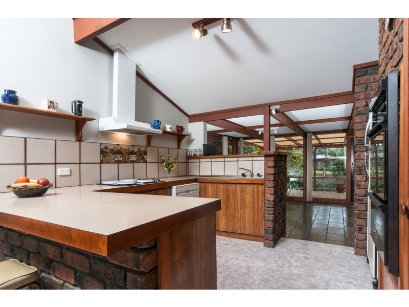 26 Banksia Road, Aberfoyle Park SA 5159