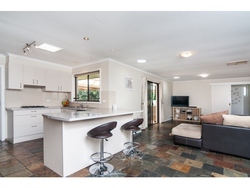 27 Campus Drive, Aberfoyle Park SA 5159