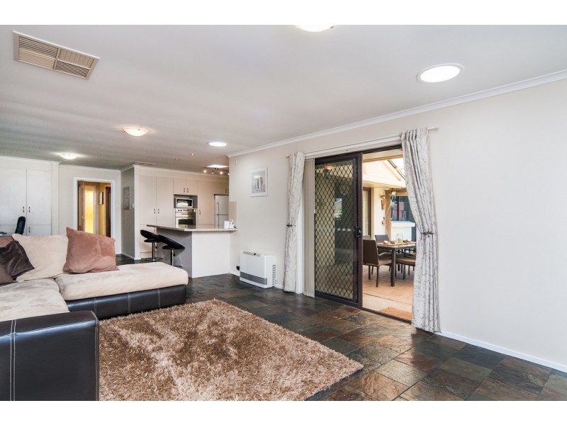 27 Campus Drive, Aberfoyle Park SA 5159