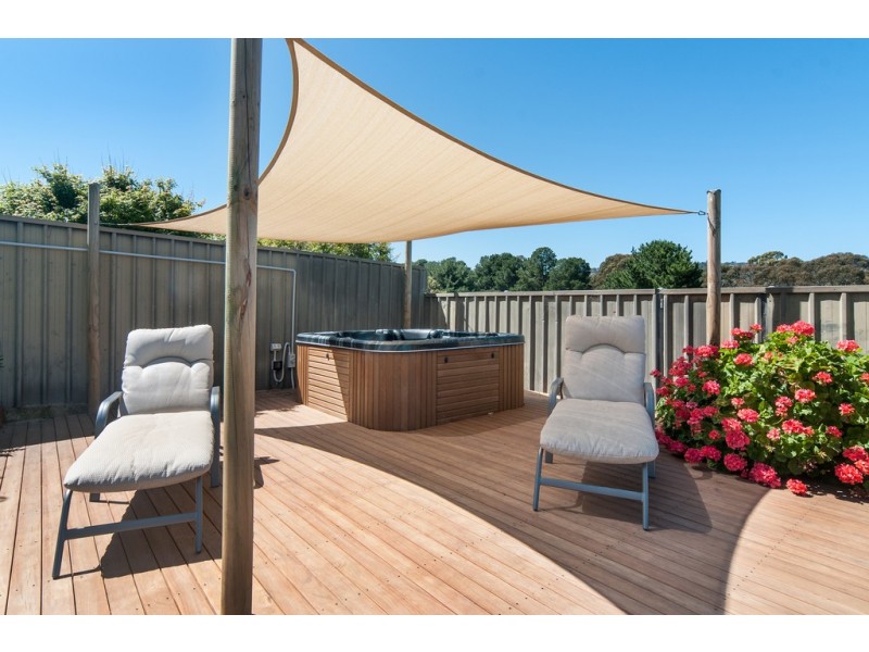 27 Campus Drive, Aberfoyle Park SA 5159