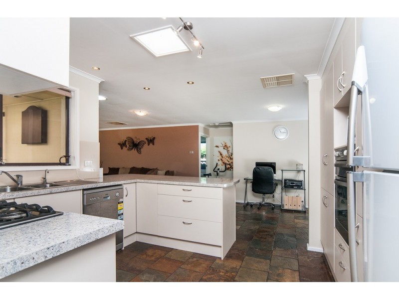 27 Campus Drive, Aberfoyle Park SA 5159