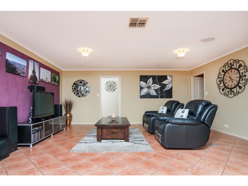 16 Glen Eyre Court, Aberfoyle Park SA 5159