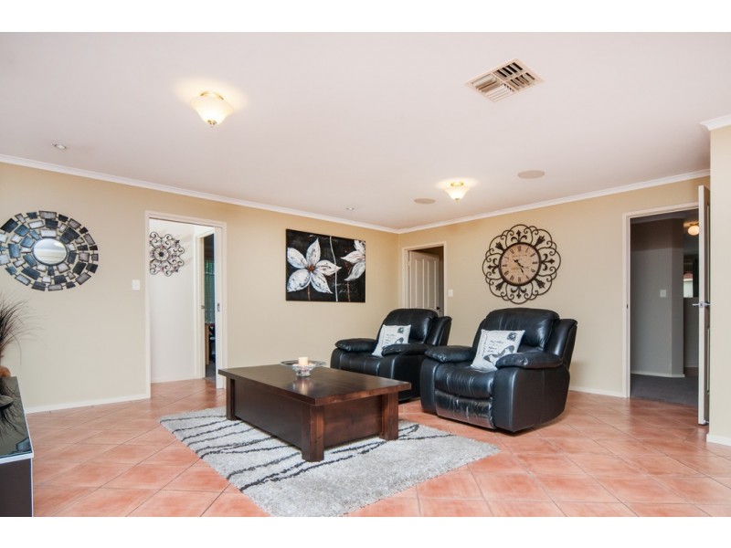 16 Glen Eyre Court, Aberfoyle Park SA 5159