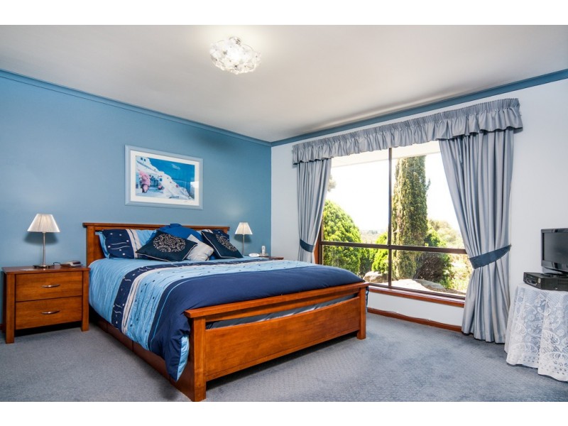 44 Monaco Circuit, Aberfoyle Park SA 5159