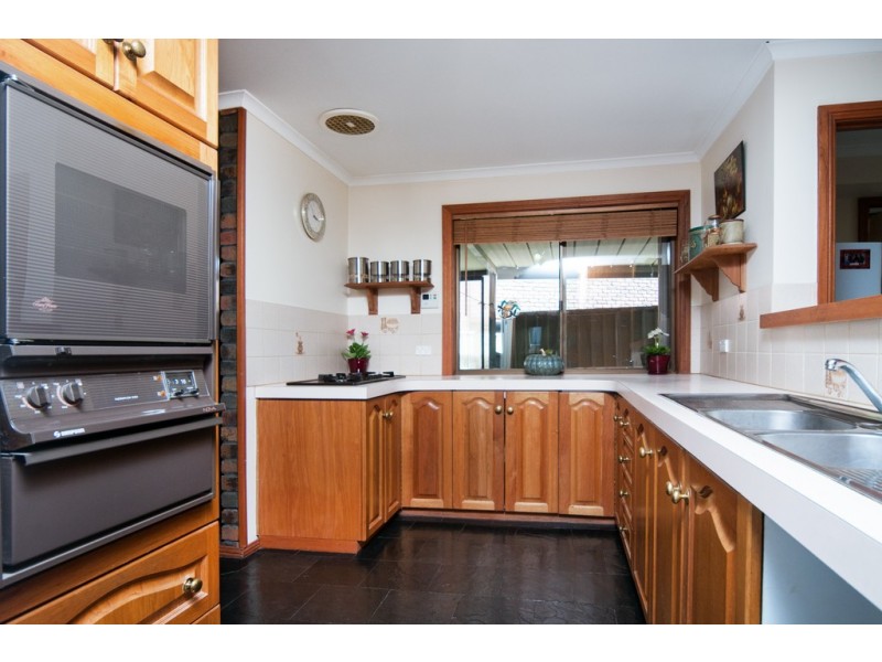 4 Lowry Court, Flagstaff Hill SA 5159