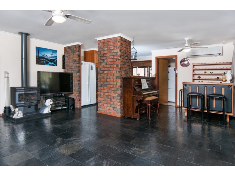 4 Lowry Court, Flagstaff Hill SA 5159