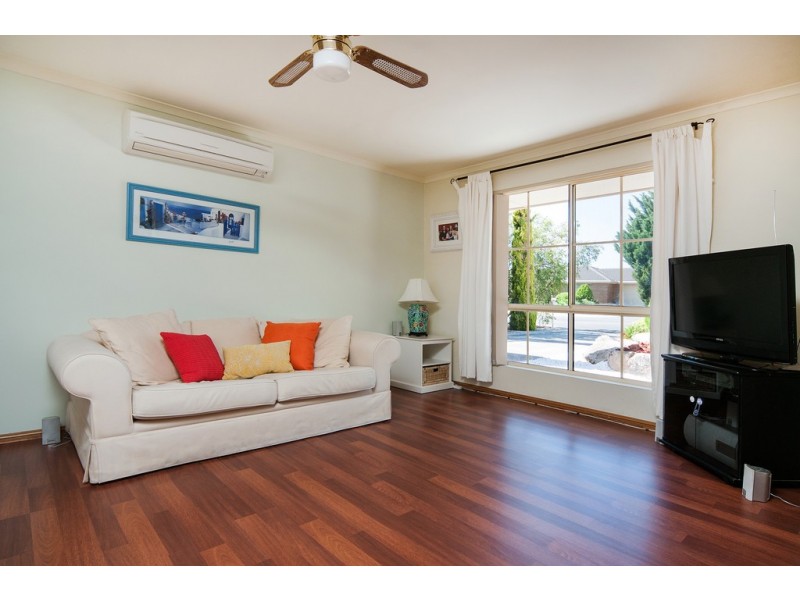 24 Montpelier Street, Woodcroft SA 5162