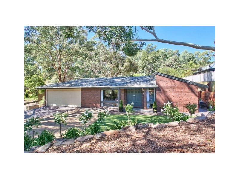 24 Horseshoe Drive, Aberfoyle Park SA 5159