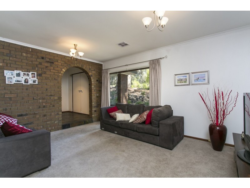 24 Horseshoe Drive, Aberfoyle Park SA 5159