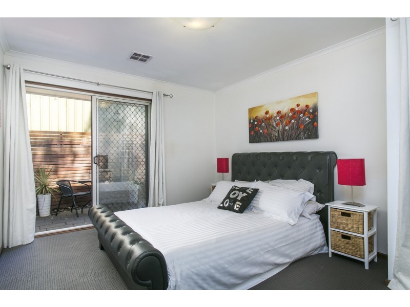 24 Horseshoe Drive, Aberfoyle Park SA 5159