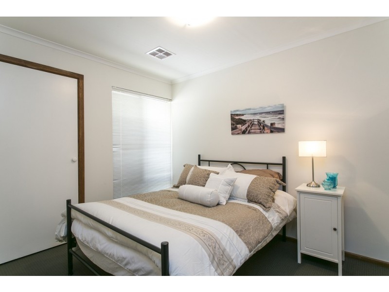 24 Horseshoe Drive, Aberfoyle Park SA 5159