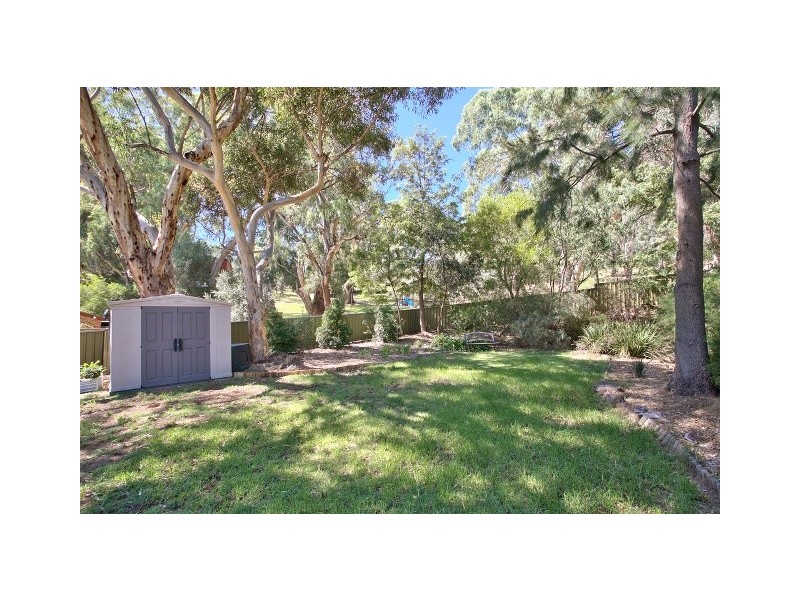 24 Horseshoe Drive, Aberfoyle Park SA 5159
