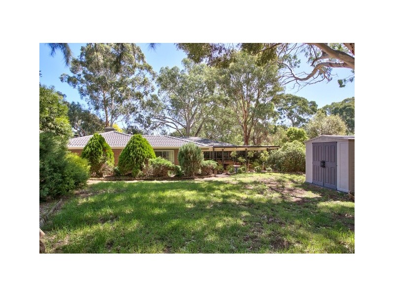 24 Horseshoe Drive, Aberfoyle Park SA 5159