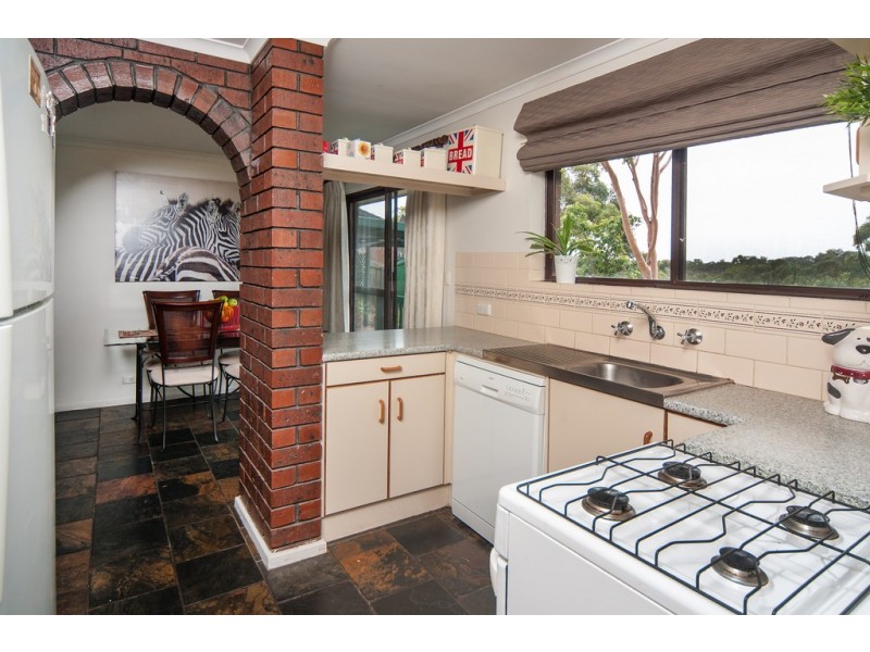 42 Vincent Boulevard, Flagstaff Hill SA 5159