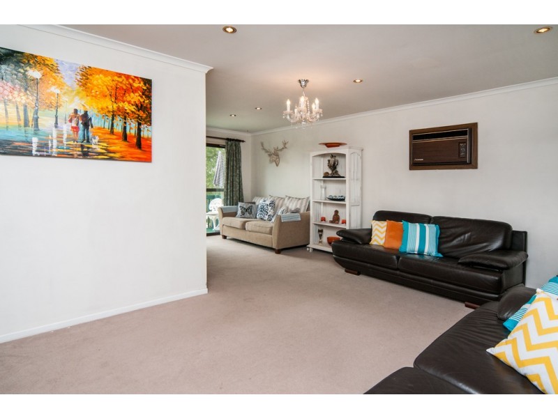 42 Vincent Boulevard, Flagstaff Hill SA 5159