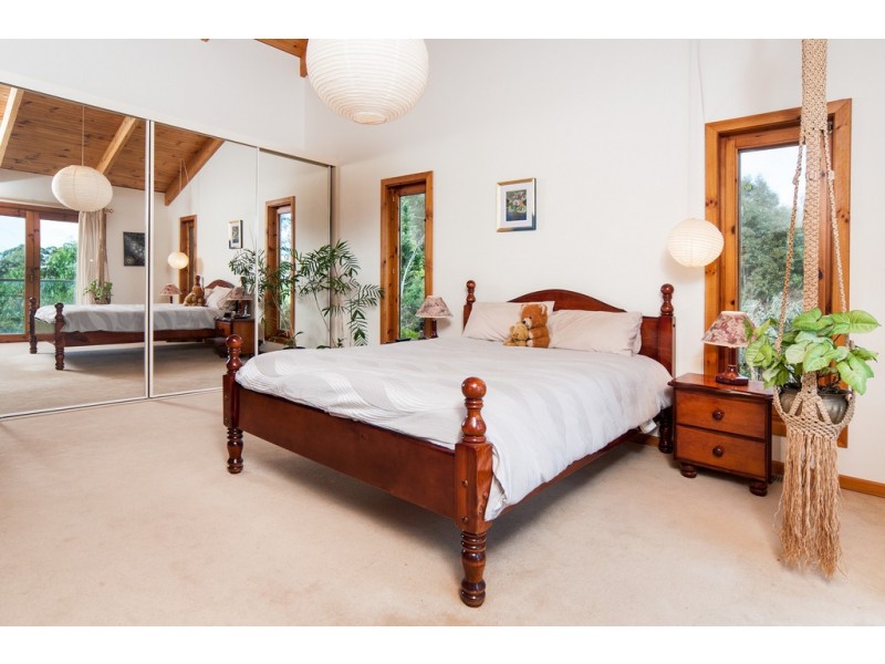 24 Sugarloaf Road, Chandlers Hill SA 5159