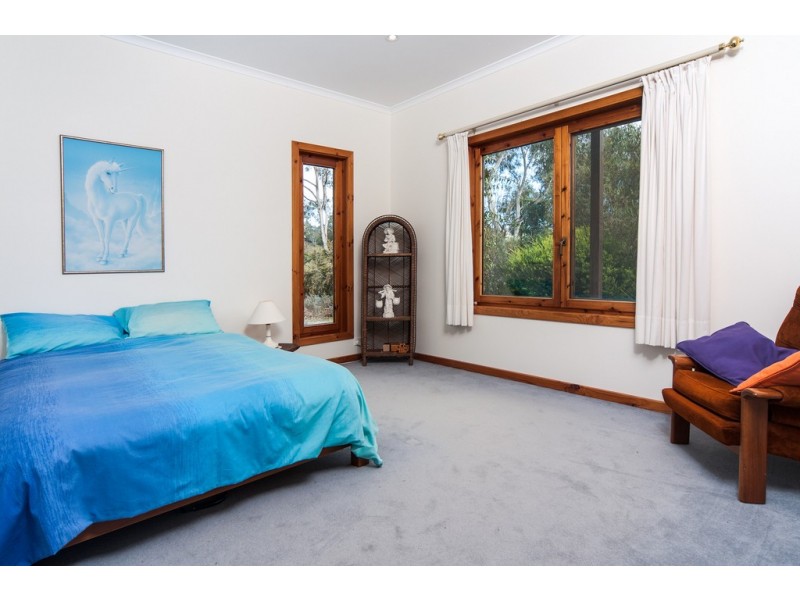 24 Sugarloaf Road, Chandlers Hill SA 5159