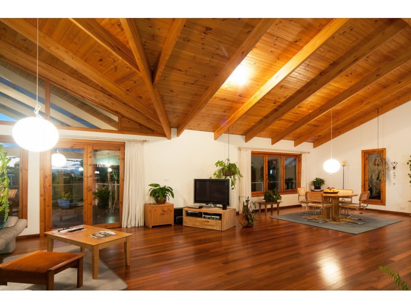 24 Sugarloaf Road, Chandlers Hill SA 5159