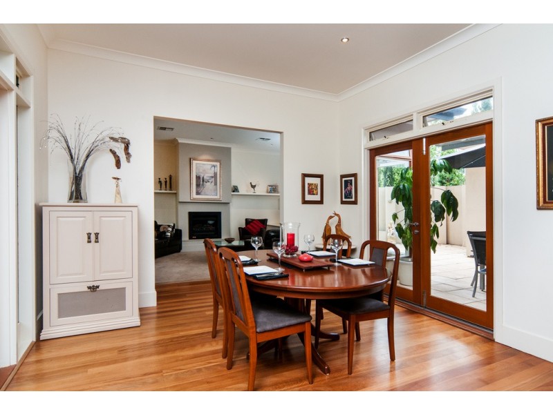 13 Nicholas Walk, Aberfoyle Park SA 5159