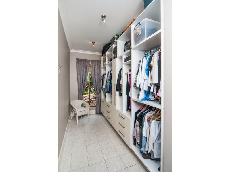 13 Nicholas Walk, Aberfoyle Park SA 5159