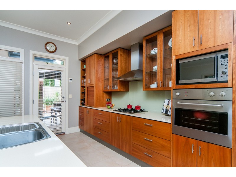 13 Nicholas Walk, Aberfoyle Park SA 5159