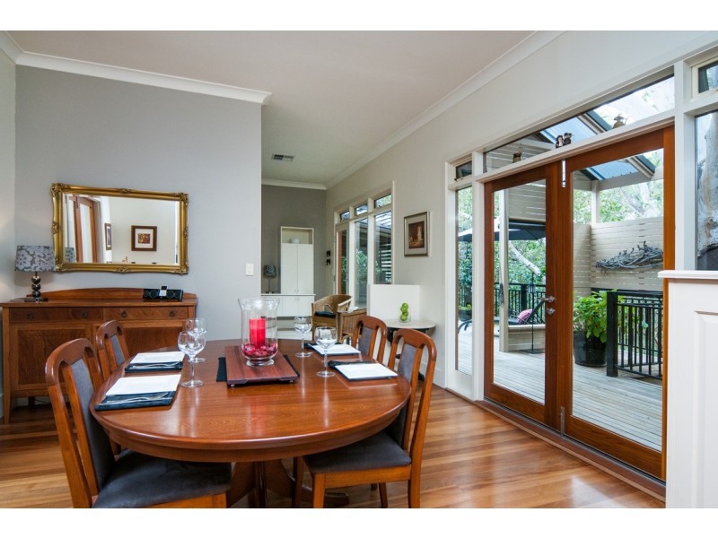 13 Nicholas Walk, Aberfoyle Park SA 5159