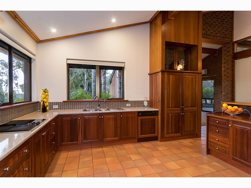 25 Seaview Drive, Happy Valley SA 5159