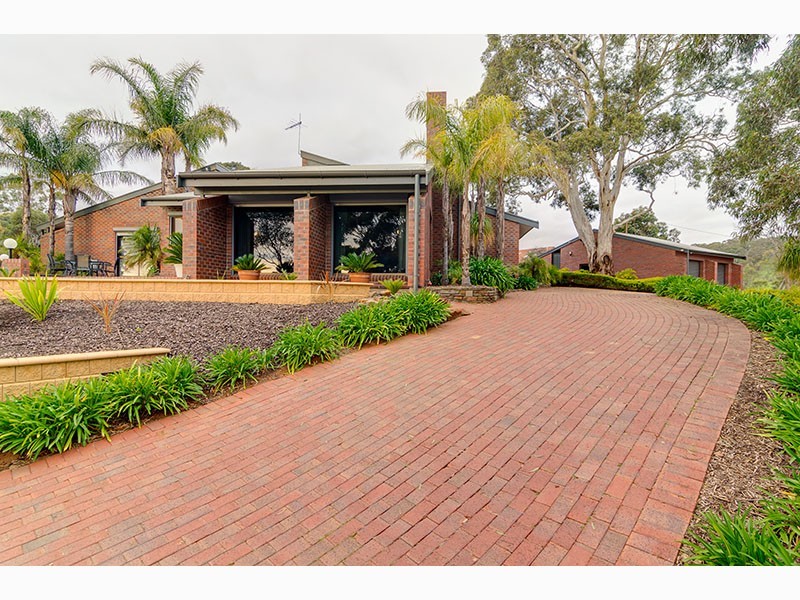 25 Seaview Drive, Happy Valley SA 5159