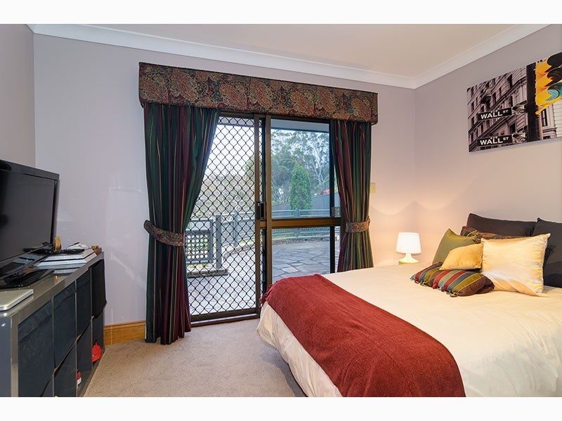 25 Seaview Drive, Happy Valley SA 5159