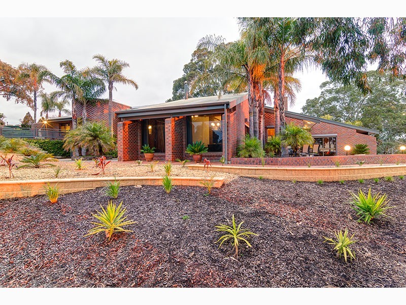 25 Seaview Drive, Happy Valley SA 5159