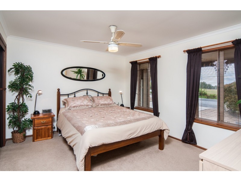 2 McLaren Flat Road, Kangarilla SA 5157