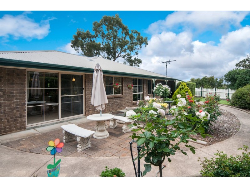 2 McLaren Flat Road, Kangarilla SA 5157