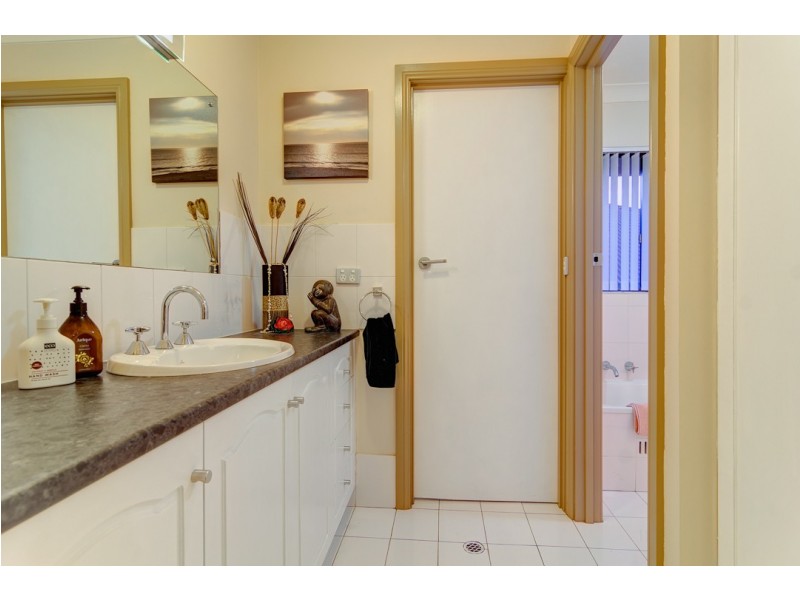 41 Daveys Road, Flagstaff Hill SA 5159