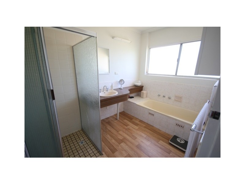 9 Holmes Court, Flagstaff Hill SA 5159