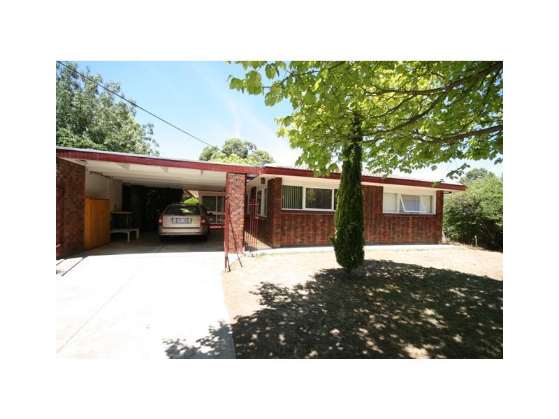 9 Holmes Court, Flagstaff Hill SA 5159