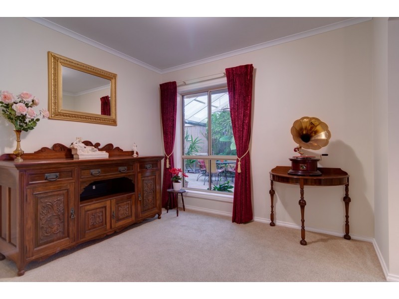 8 Honeyeater Crescent, Flagstaff Hill SA 5159