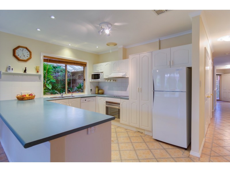 8 Honeyeater Crescent, Flagstaff Hill SA 5159