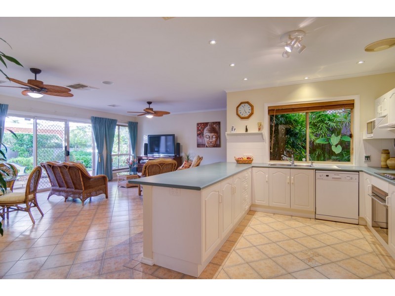 8 Honeyeater Crescent, Flagstaff Hill SA 5159