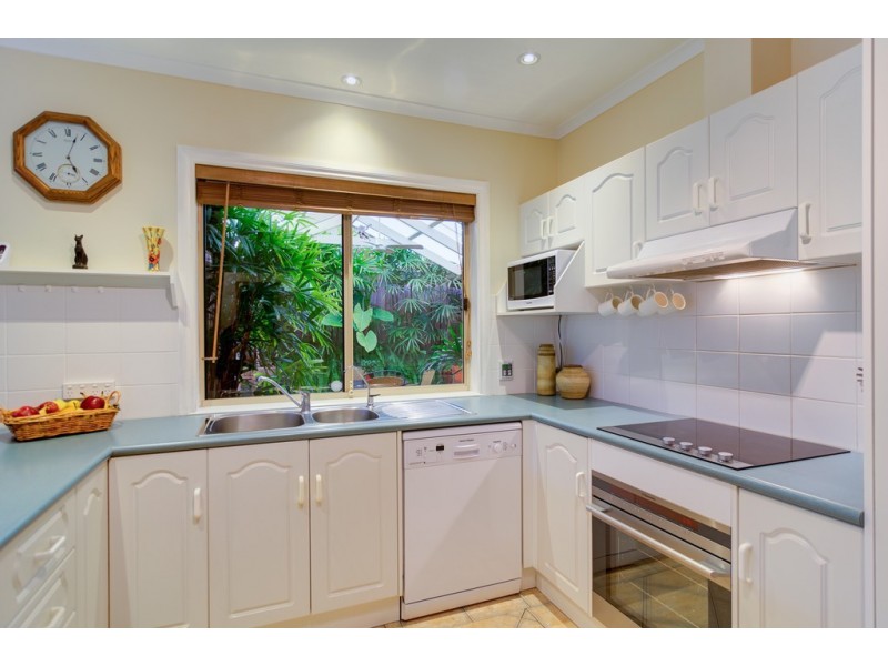 8 Honeyeater Crescent, Flagstaff Hill SA 5159