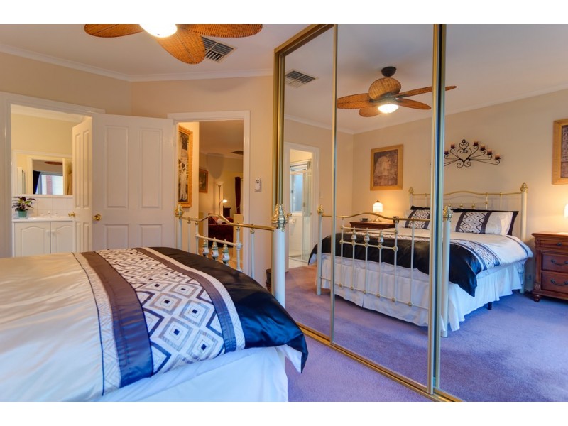 8 Honeyeater Crescent, Flagstaff Hill SA 5159