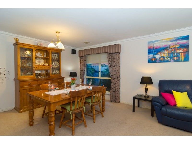 2 Nicholas Walk, Aberfoyle Park SA 5159