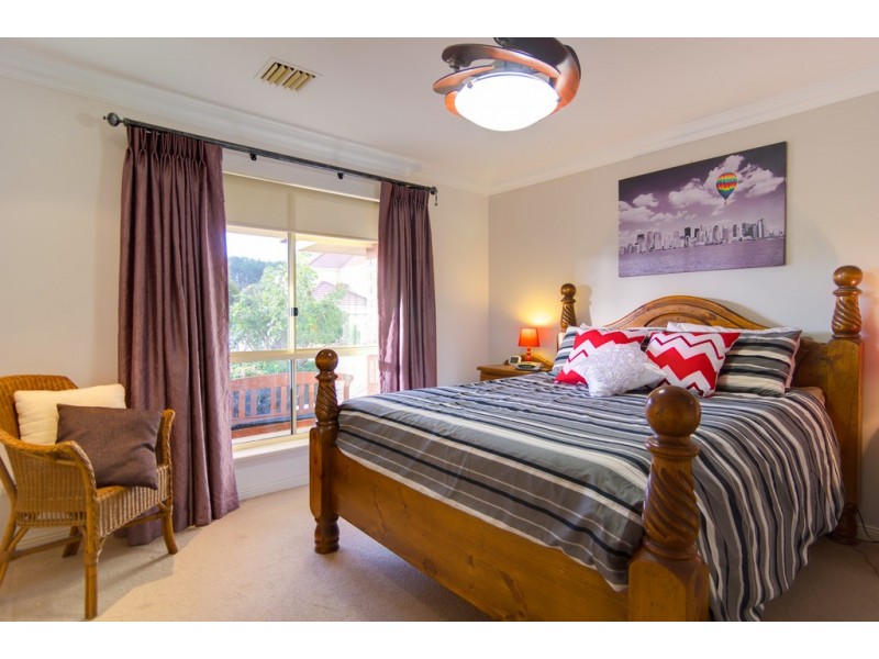 2 Nicholas Walk, Aberfoyle Park SA 5159