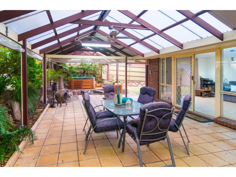 2 Nicholas Walk, Aberfoyle Park SA 5159