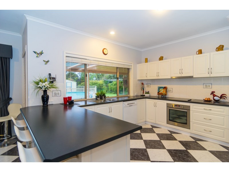 2 Oakley Crescent, Aldinga Beach SA 5173